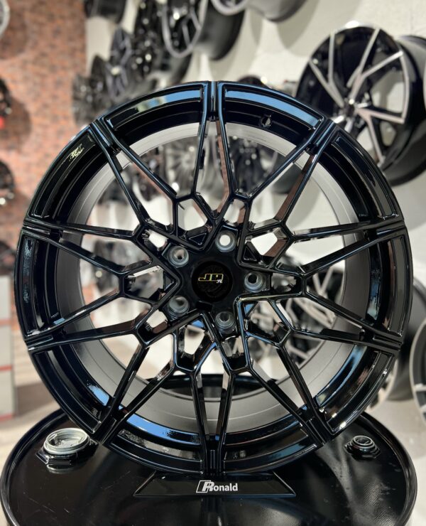 Style BMW 826M 19'' 5x120 BG