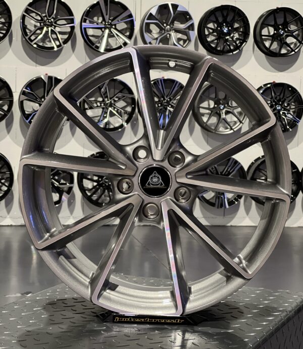 Style Audi RS4 18'' 5x112