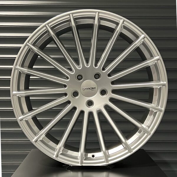 Ström STR4 HYPER SILVER 22'' 5x120