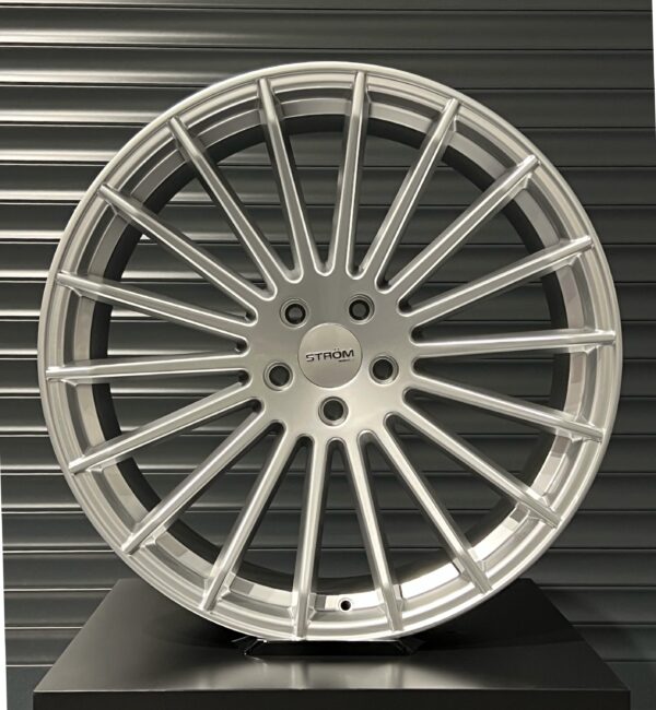 Ström STR4 HYPER SILVER 22'' 5x120
