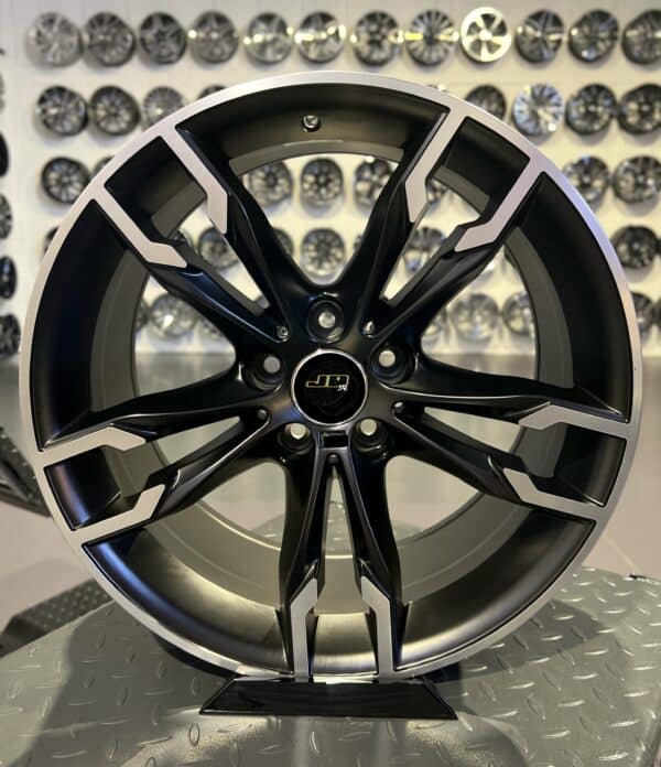 Style M550 18'' 5x112