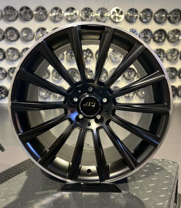 Style Mercedes A35 AMG 19'' 5x112 Noir matt  All round
