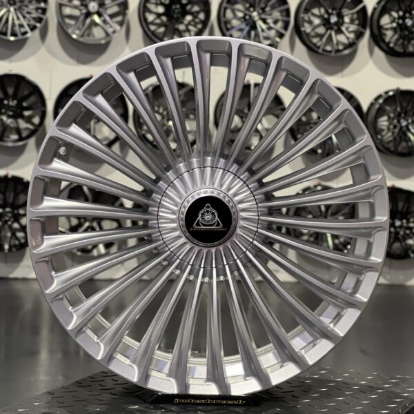 Style Mercedes LUXE Maybach 20'' 5x112 SS