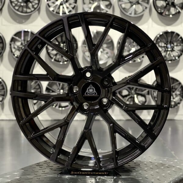 Style Audi R8 SPYDER 20'' 5x112 BLACK