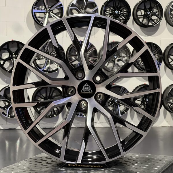 Style Audi R8 SPYDER 19'' 5x112 BMF