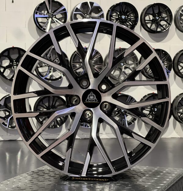Style Audi R8 SPYDER 19'' 5x112 BMF
